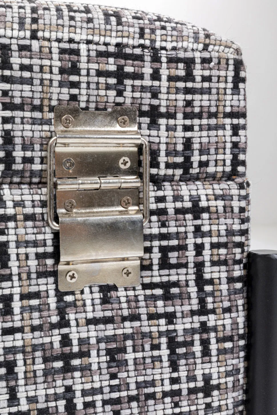 Bank Buttons Storage B&W Klein