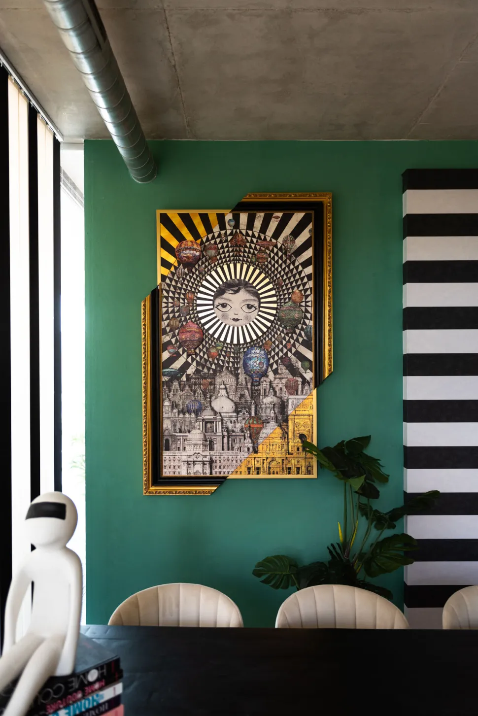 Gerahmtes Bild Balloons 110x174cm